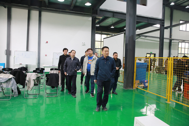 1617874297144043449.jpg 3.jpg