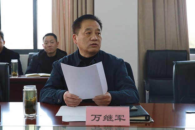 1642342092779015315.jpg B22A0825.jpg