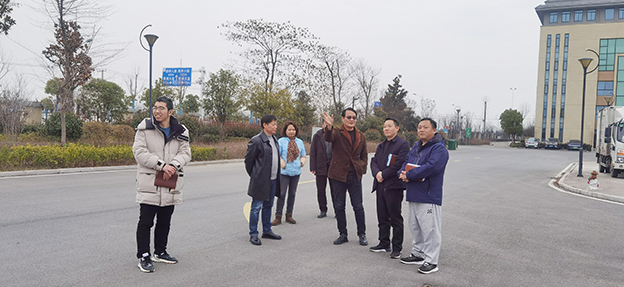 1676624911405061069.jpg 黄校长带队赴交通学校.jpg