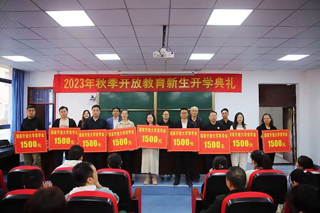 1698738106741074264.jpg 333.jpg