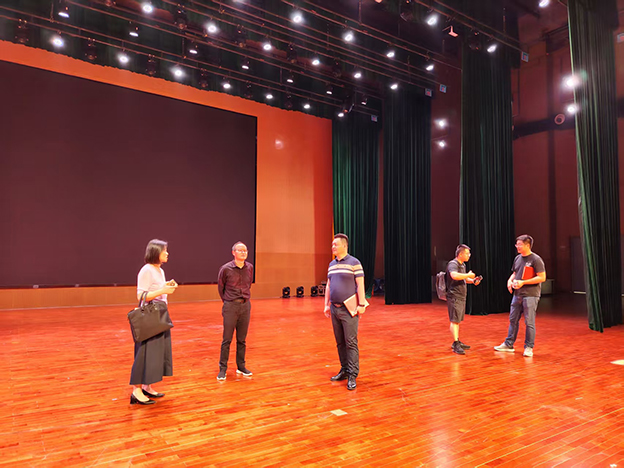 实地参观照片2 拷贝.jpg