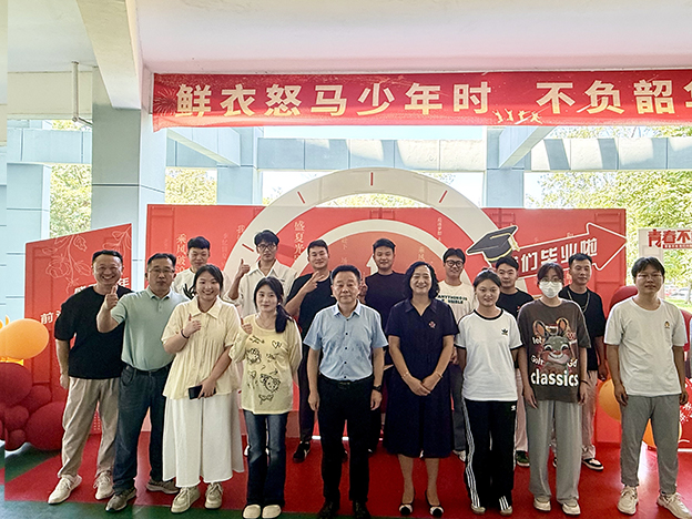 毕业生座谈会1 拷贝.jpg